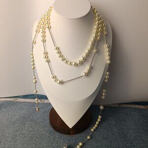 Vivienne Westwood Irregular Three Row Pearl Bas Relief Choker in silver